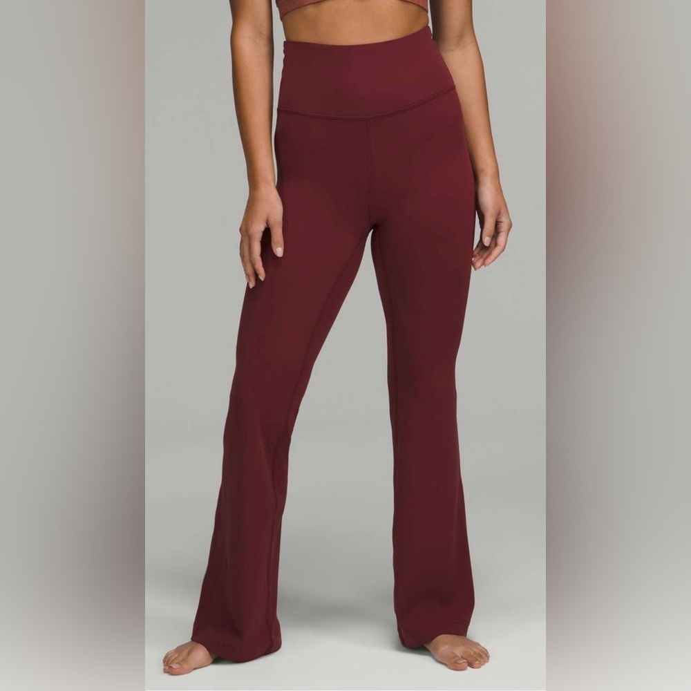 Lululemon Groove Super-High-Rise Flared Pant *Nulu
Red Merlot Size 10